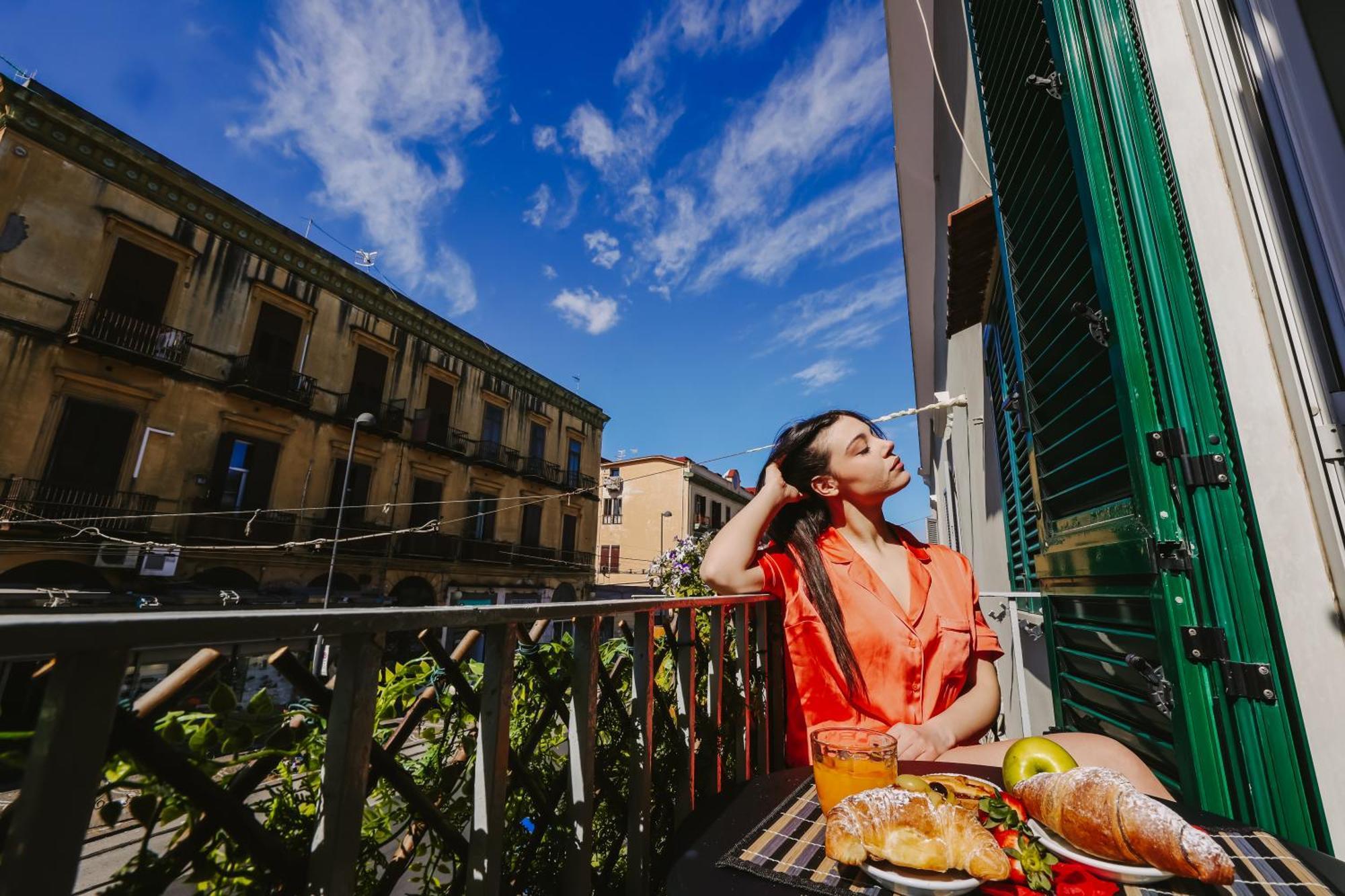 Casamira B&B Napoli Centrale Екстер'єр фото
